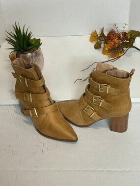 Women boots size 7